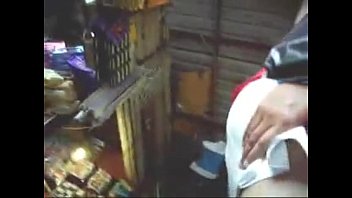 Трусики под юбкой снятые скрытой камерой в режиме инкогнито